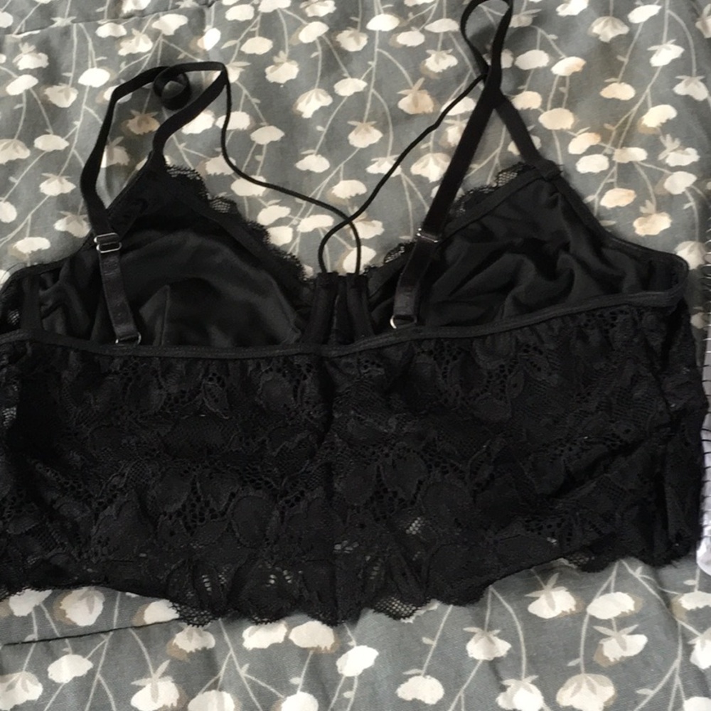 6️⃣9️⃣5️⃣ Black Lace Bralette - Picture 2 of 3